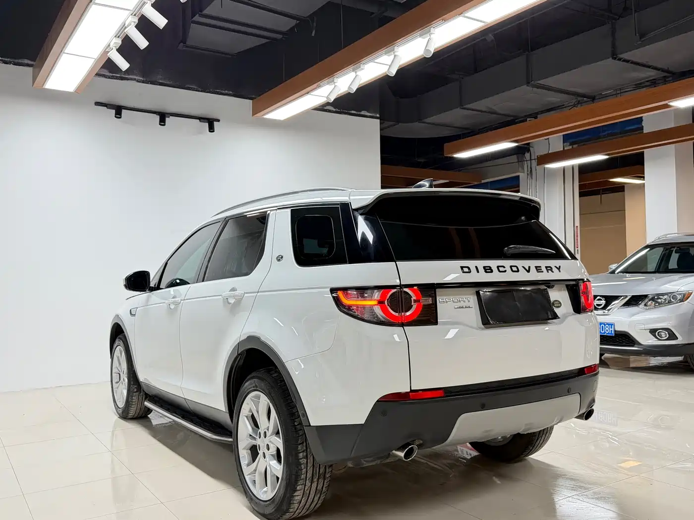Land Rover Discovery Sport 2018 240PS HSE Edition фото 6