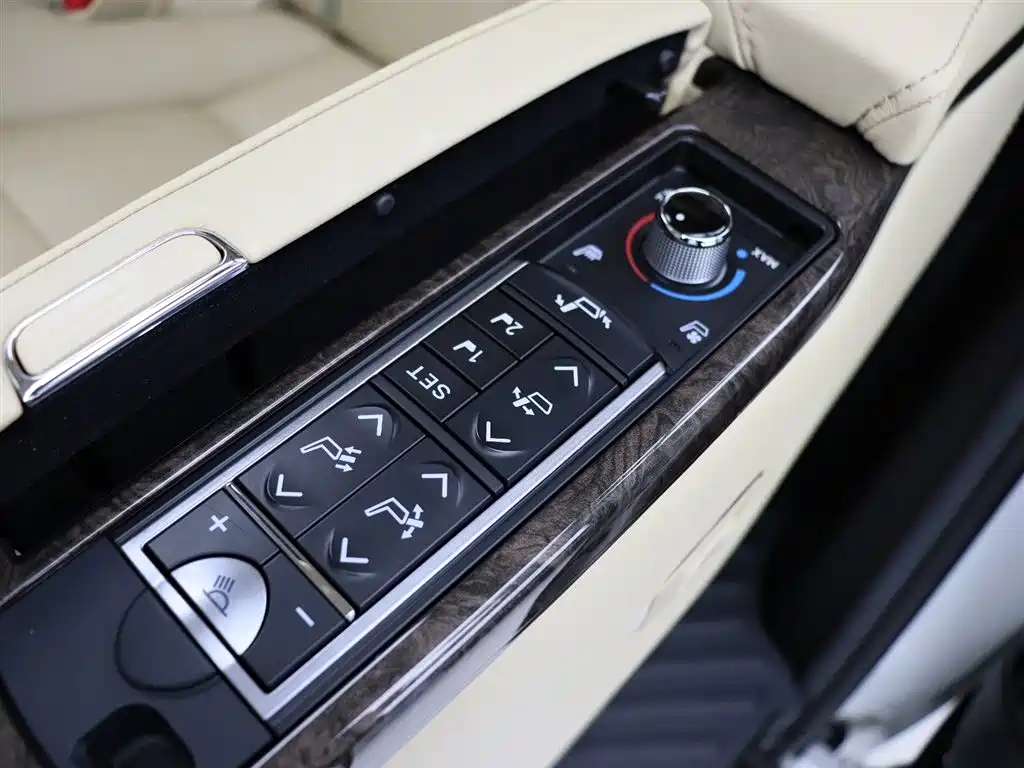 Toyota Alphard 2021 Hybrid 2.5L Premium фото 6