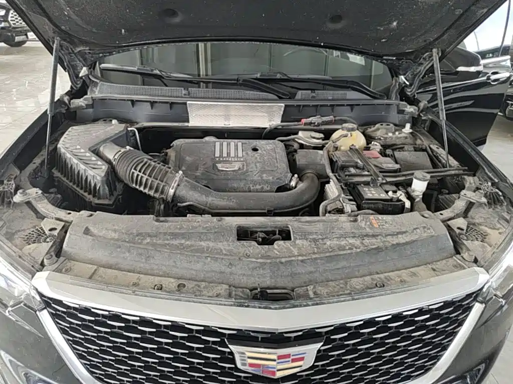 CADILLAC XT6