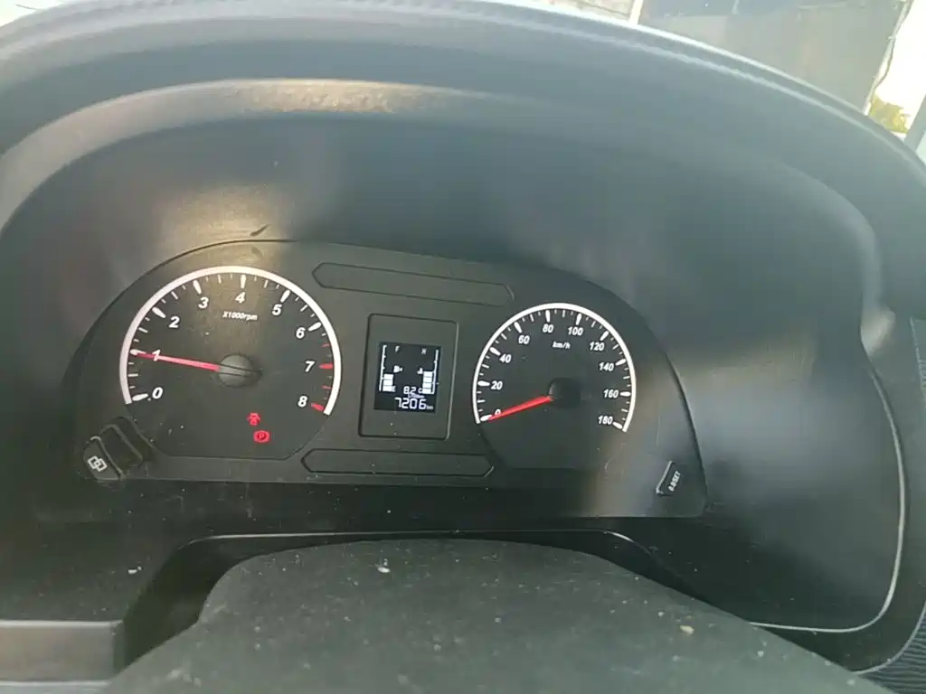 Dongfeng Fengxing Lingzhi 2025 2023 M5 1.6L Utility 5-Seater