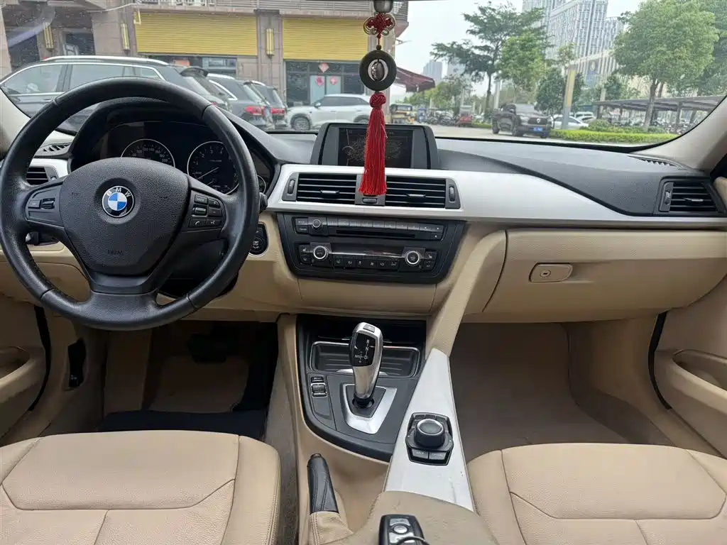 BMW 3 Series 2014 320i Fashion фото 6