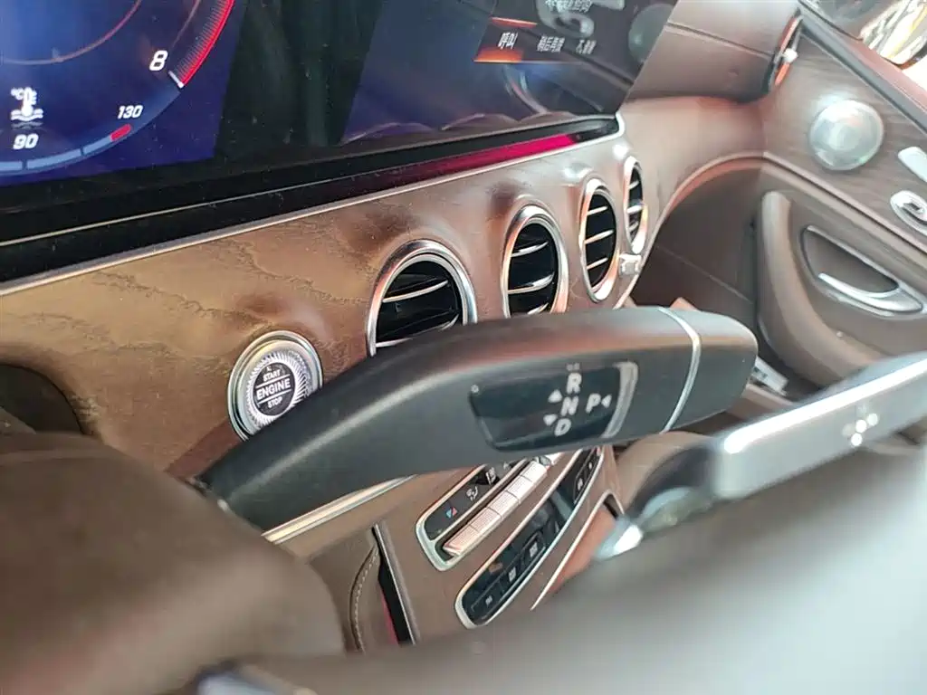 Mercedes-Benz E-Class 2022 E 300 L Fashion фото 14