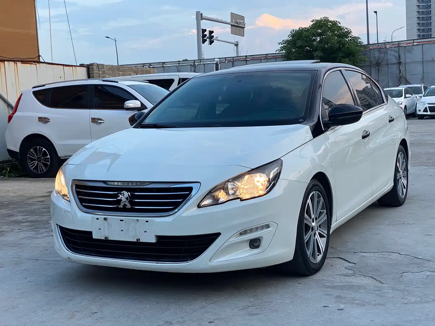 Peugeot 408 2014 1.8L Automatic Luxury Edition