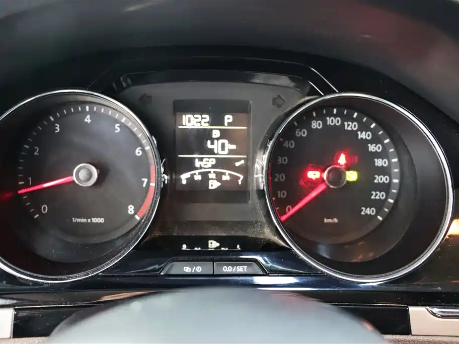 Volkswagen Bora 2014 1.6L Automatic Comfort Edition фото 15