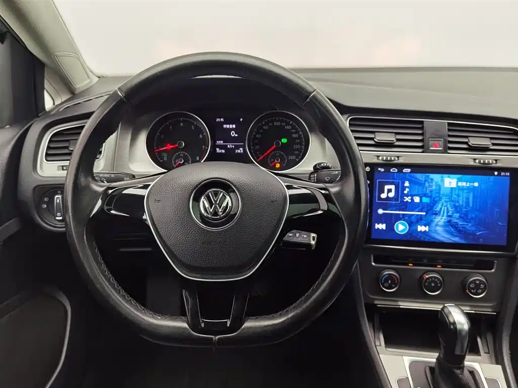 Volkswagen Golf 2016 1.6L Automatic Comfort фото 11