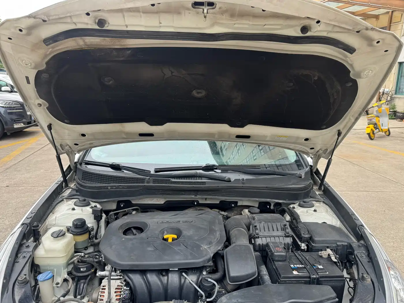 Hyundai Sonata 2014 2.0L Automatic Luxury фото 21
