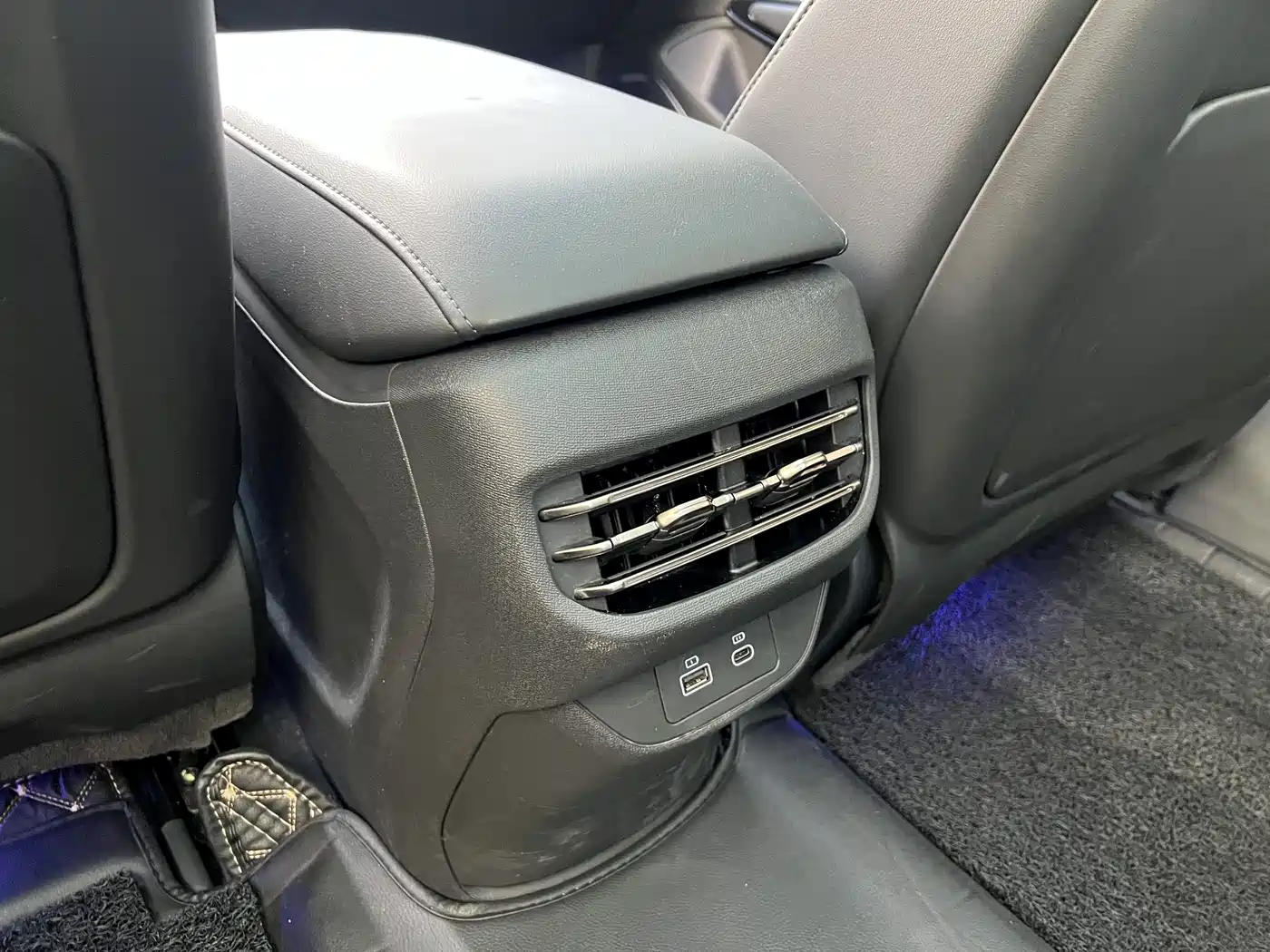 Hongqi EH7 2024 Model 760 Pro+ AWD фото 12