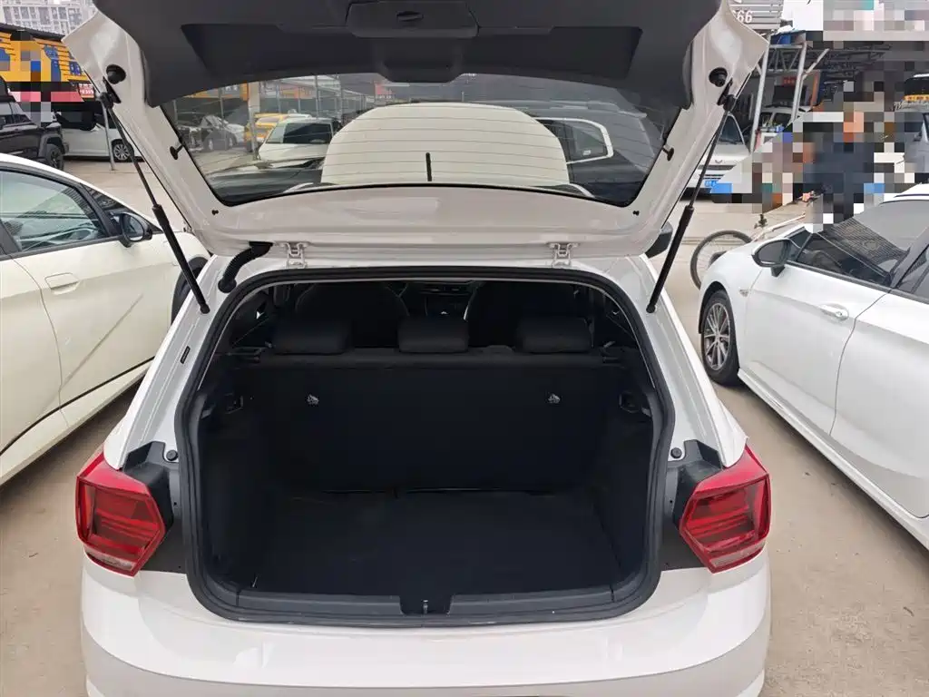 Volkswagen Polo 2019 Plus 1.5L Automatic Panorama Enjoyment Edition фото 15