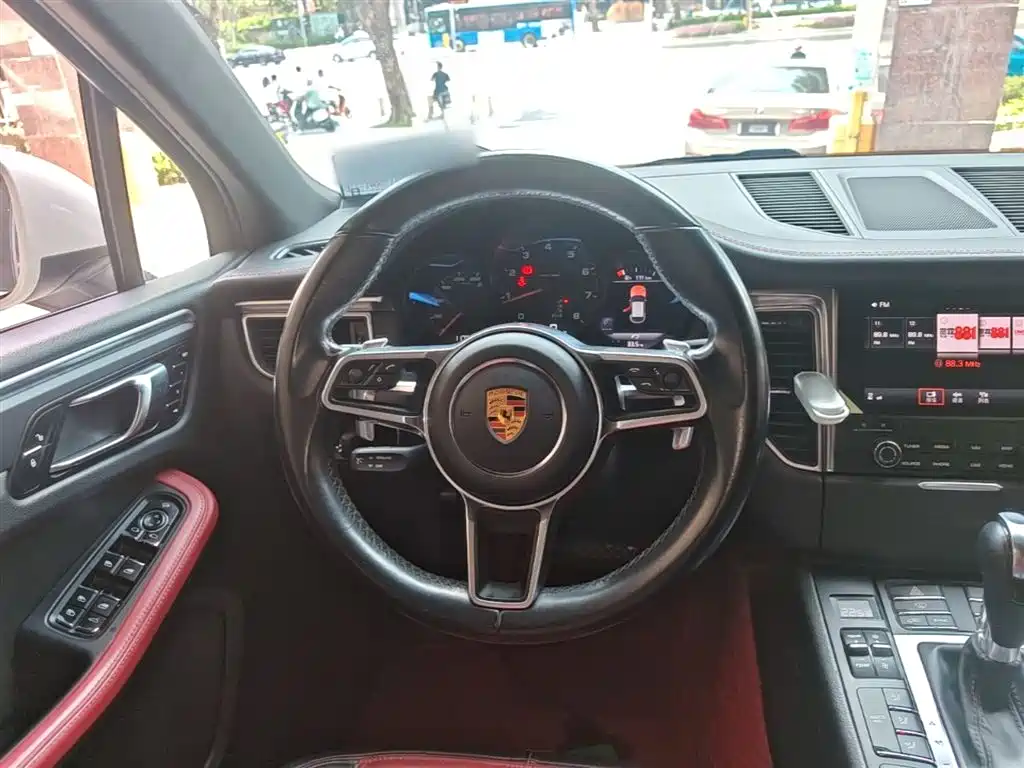 Porsche Macan 2017 Macan 2.0T фото 11
