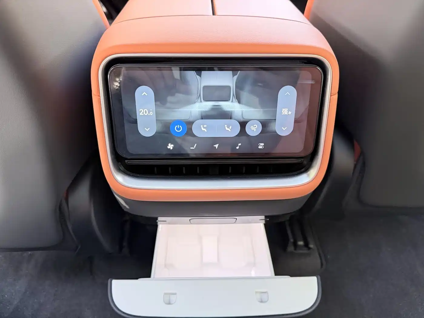Xiaomi Auto Xiaomi YU7 2025 Extended Range RWD Edition фото 9