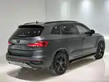 Photo 4 - Jetta VS7