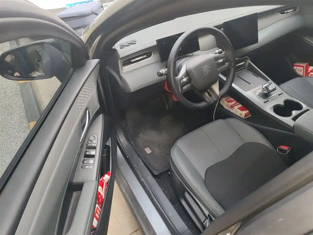 BYD Qin PLUS 2025 DM-i Smart Drive 55KM Leader фото 14