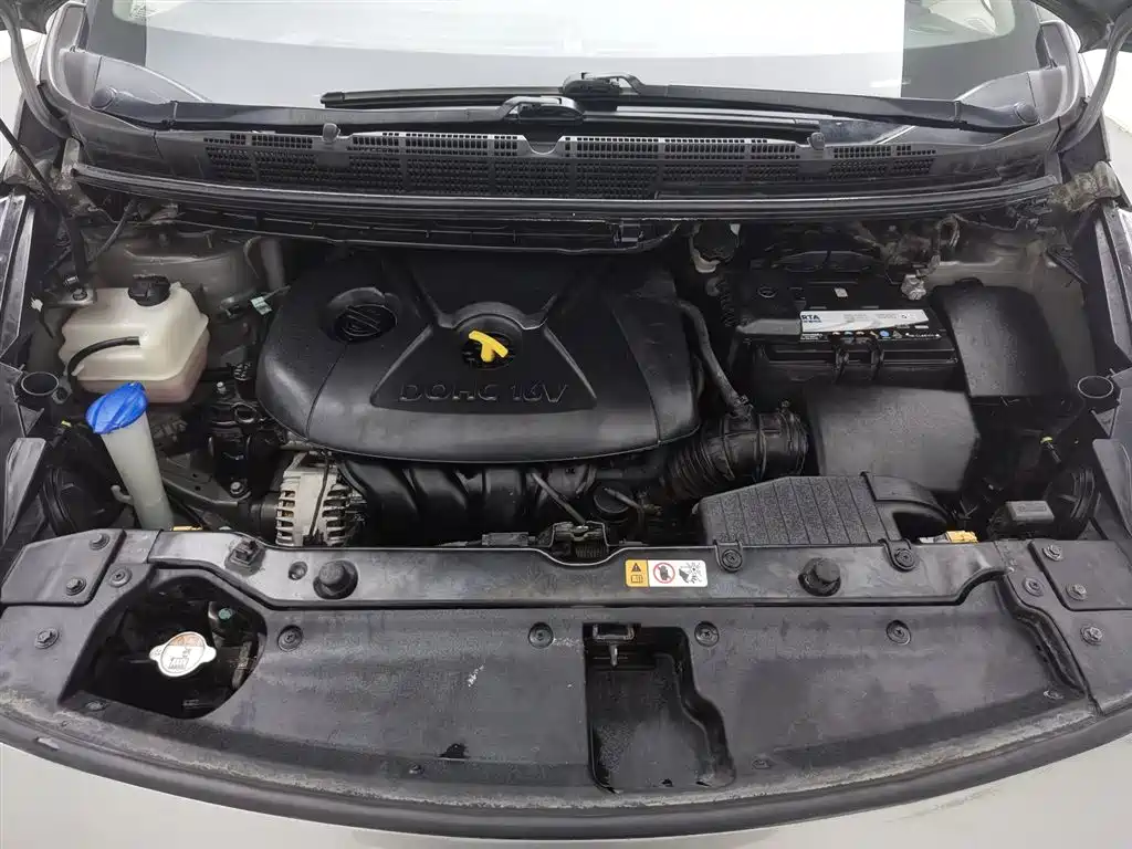 Kia Carens 2013 2.0L 7-Seat Auto Standard China IV фото 6