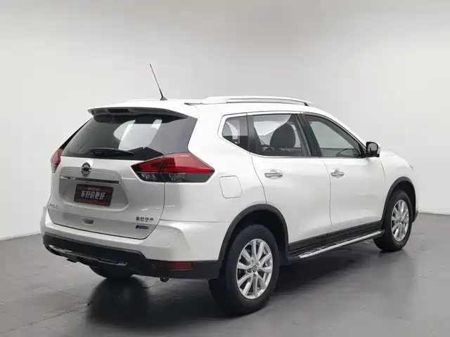 Nissan X-Trail 2017 2.0L CVT Comfort Edition 2WD — фото 2