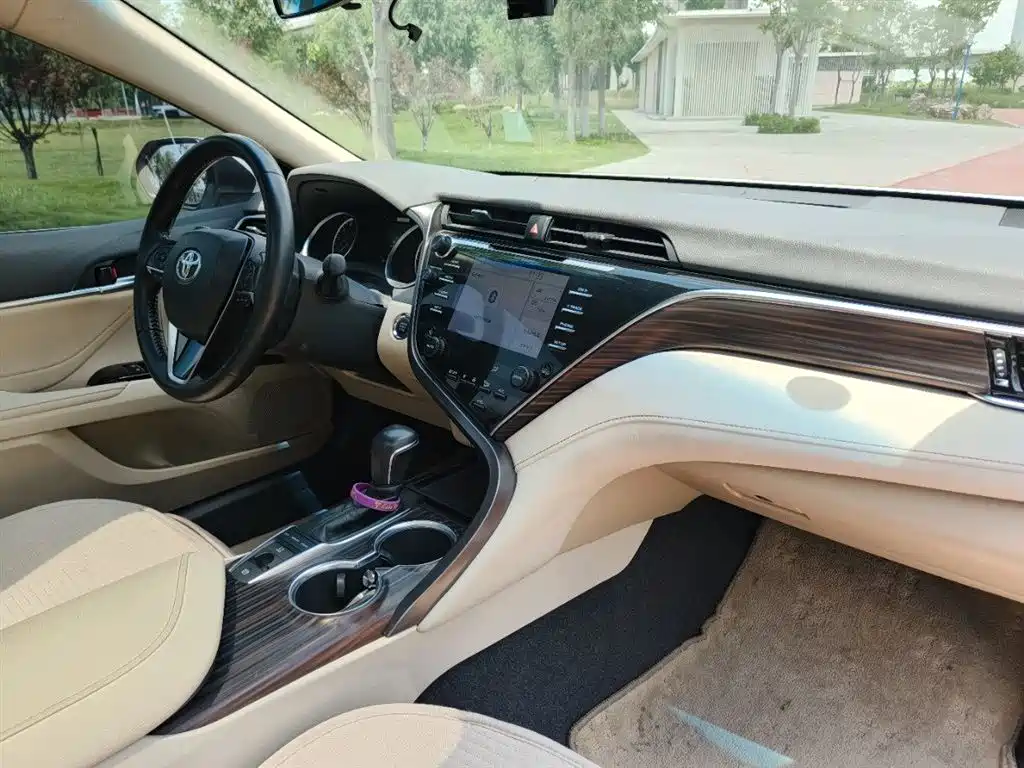 Toyota Camry 2018 2.5G Luxury Edition фото 8
