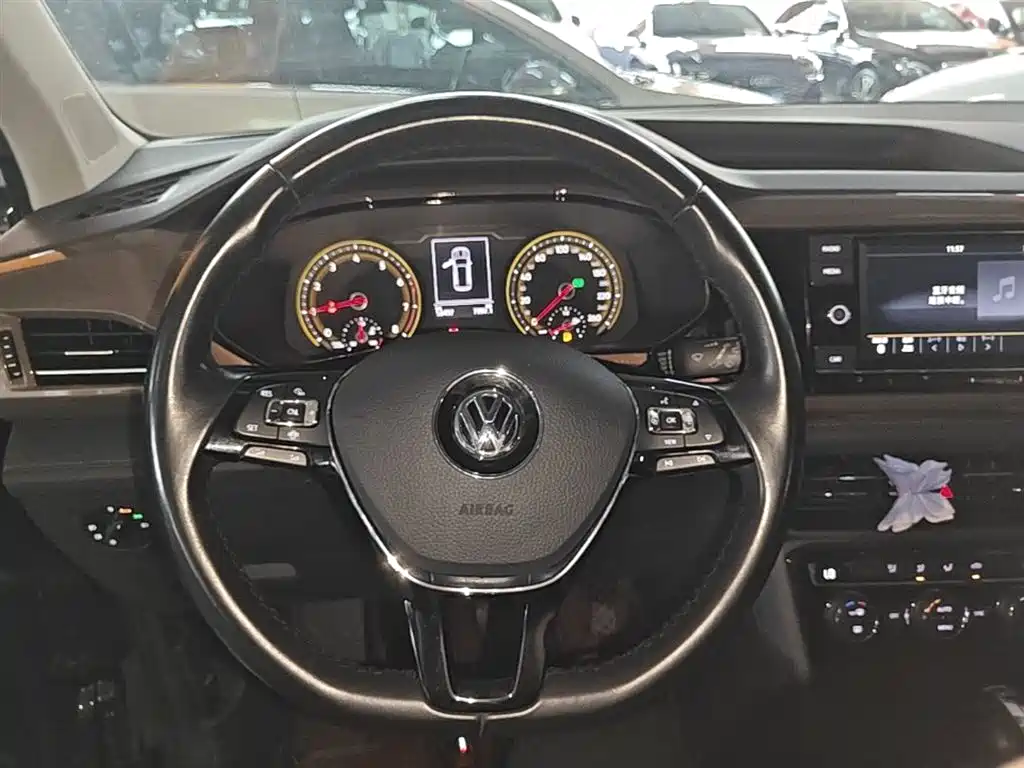 Volkswagen Tharu 2020 280TSI 2WD Comfort Edition China VI фото 11