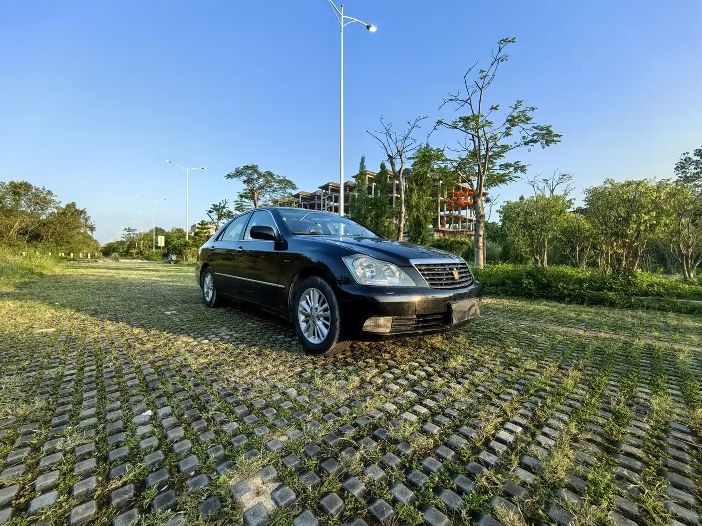 Toyota Crown 2005 Model 3.0L Royal Saloon фото 3