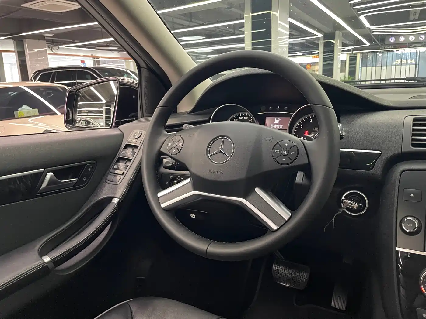 Mercedes-Benz R-Class 2017 R 320 4MATIC Business Collector's Edition фото 13