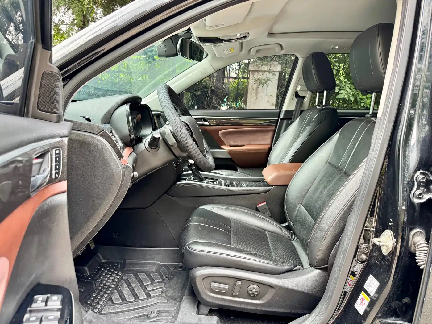 GAC Trumpchi Trumpchi GS8 2017 2017 320T 2WD Luxury Smart Connect (7-seater)