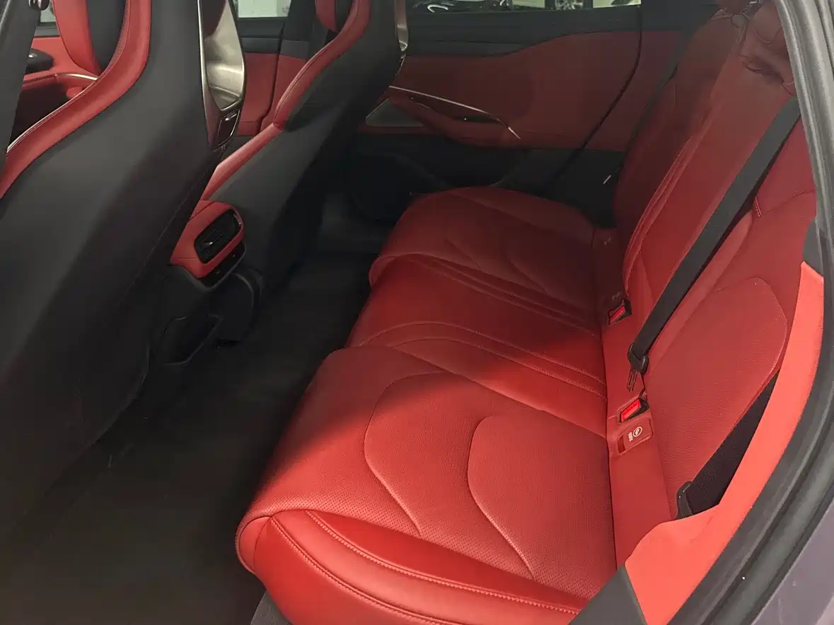 XIAOMI CAR XIAOMI SU7