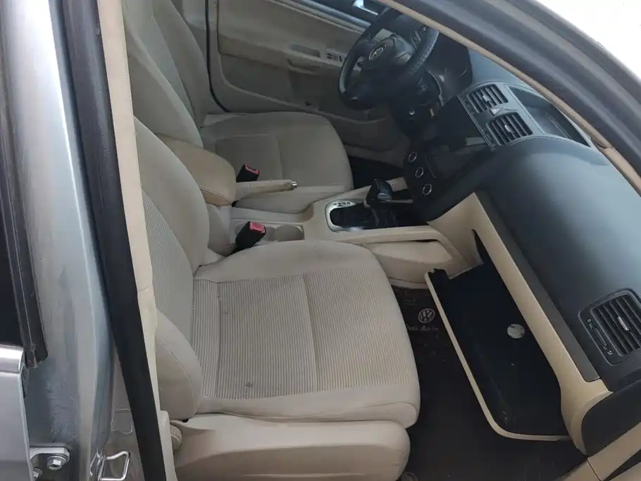 Volkswagen Sagitar 2011 2011 1.6L Auto Comfort