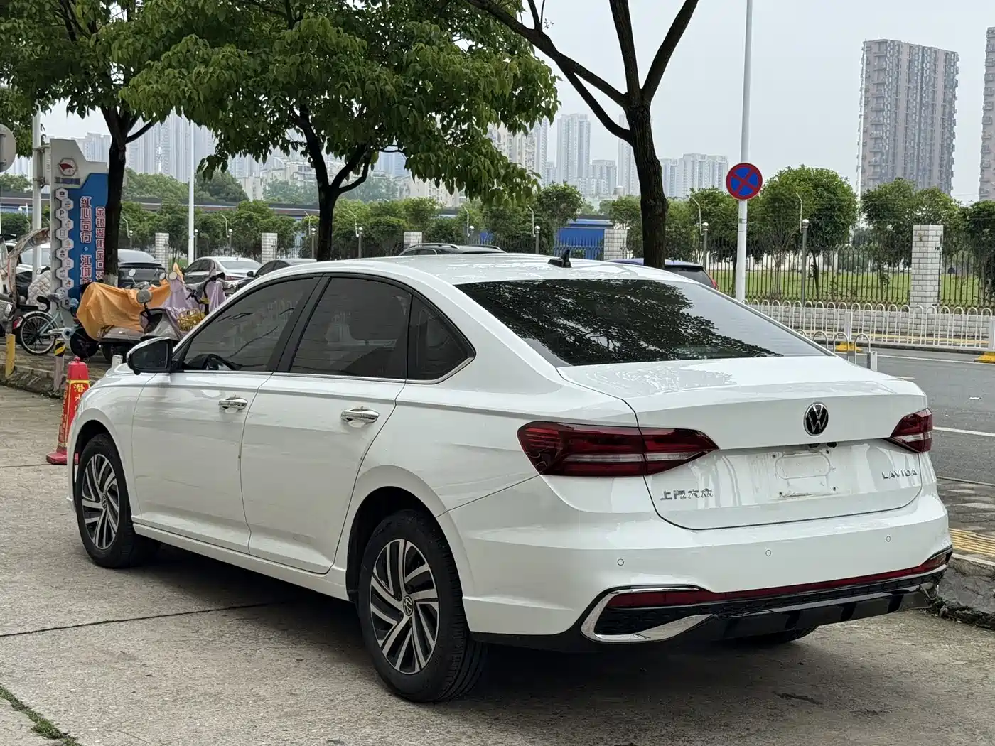 Volkswagen Lavida 2024 Model 1.5L Automatic Starlight 5 Million Edition фото 14