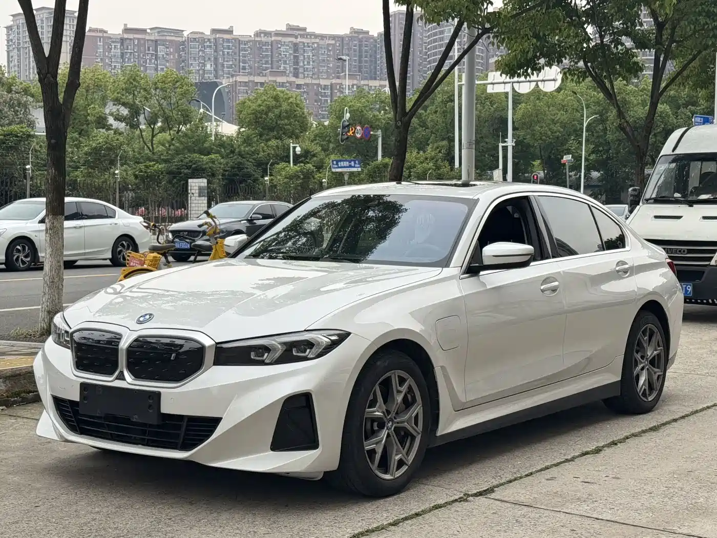 BMW i3 2024 eDrive 35 L