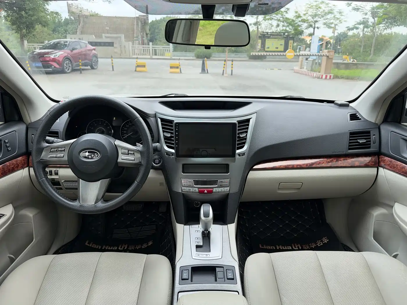 Subaru Legacy 2010 Model 2.5i Luxury Edition фото 17