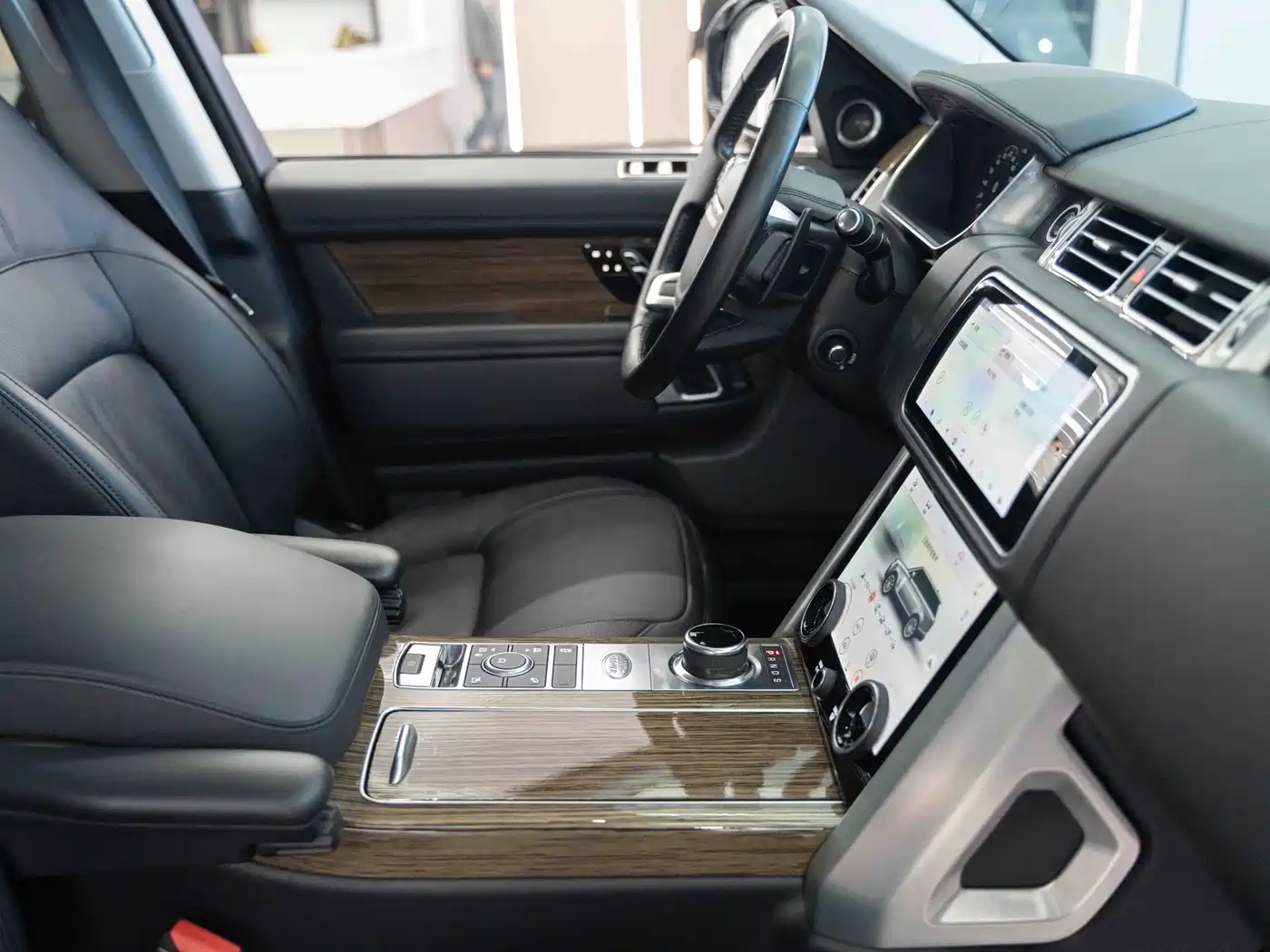 Land Rover Range Rover 2019 3.0 SCV6 Heritage Edition фото 12