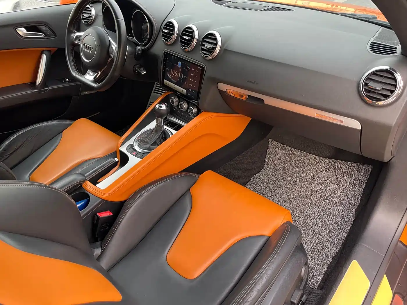 Audi TTS 2011 Model TTS Coupe 2.0TFSI quattro фото 12