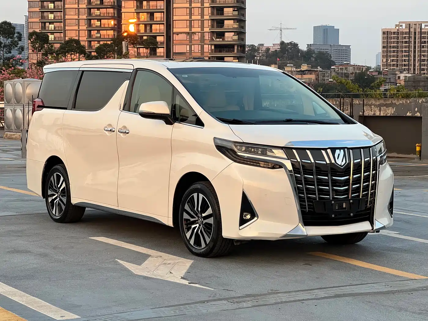 Toyota Alphard 2018 Facelift 3.5L Premium Edition фото 2