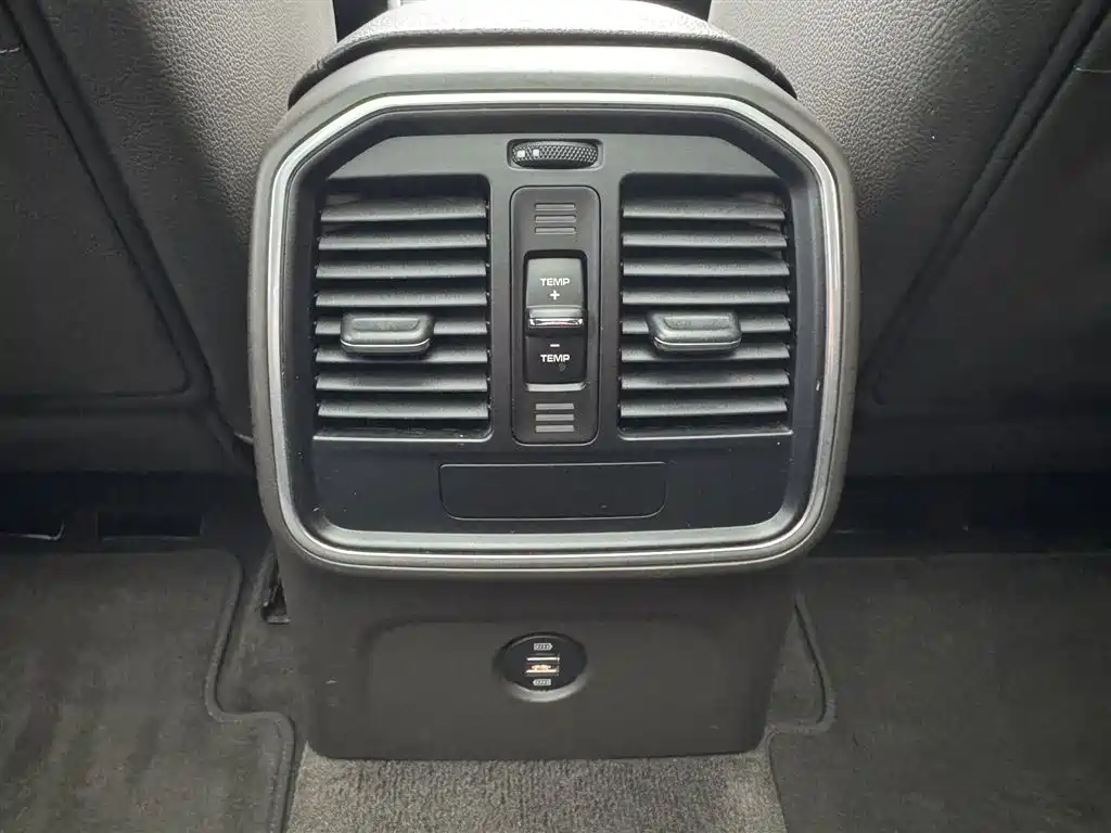 Porsche Macan 2017 Macan 2.0T фото 17