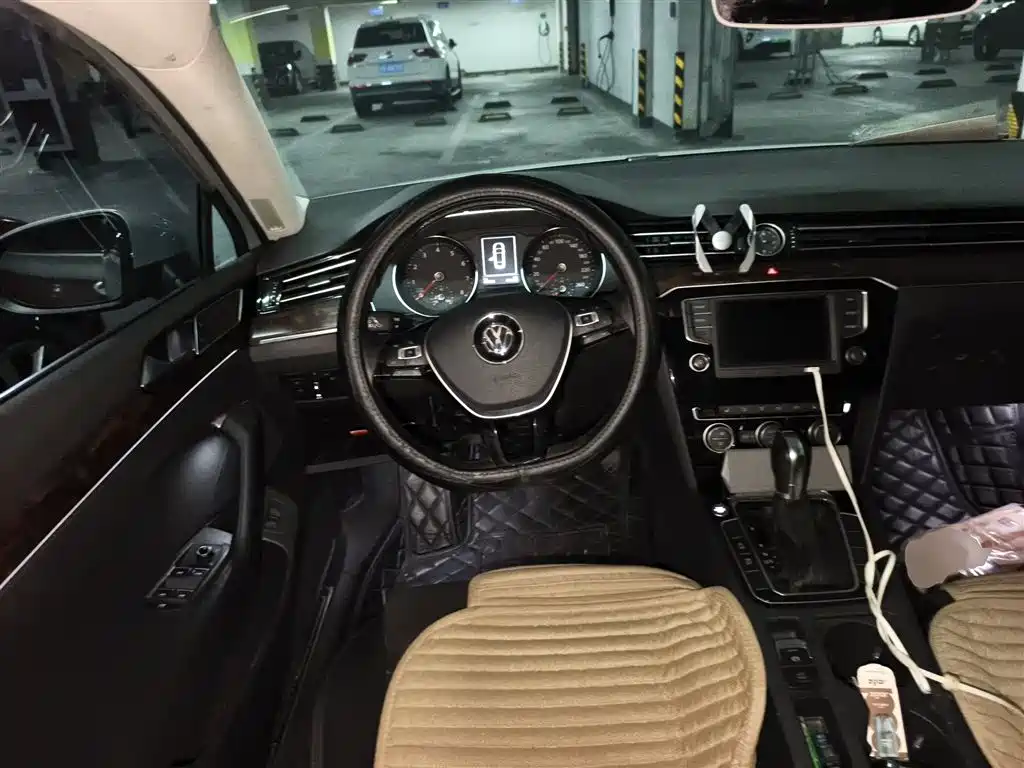 Volkswagen Magotan 2017 330TSI DSG Luxury фото 3