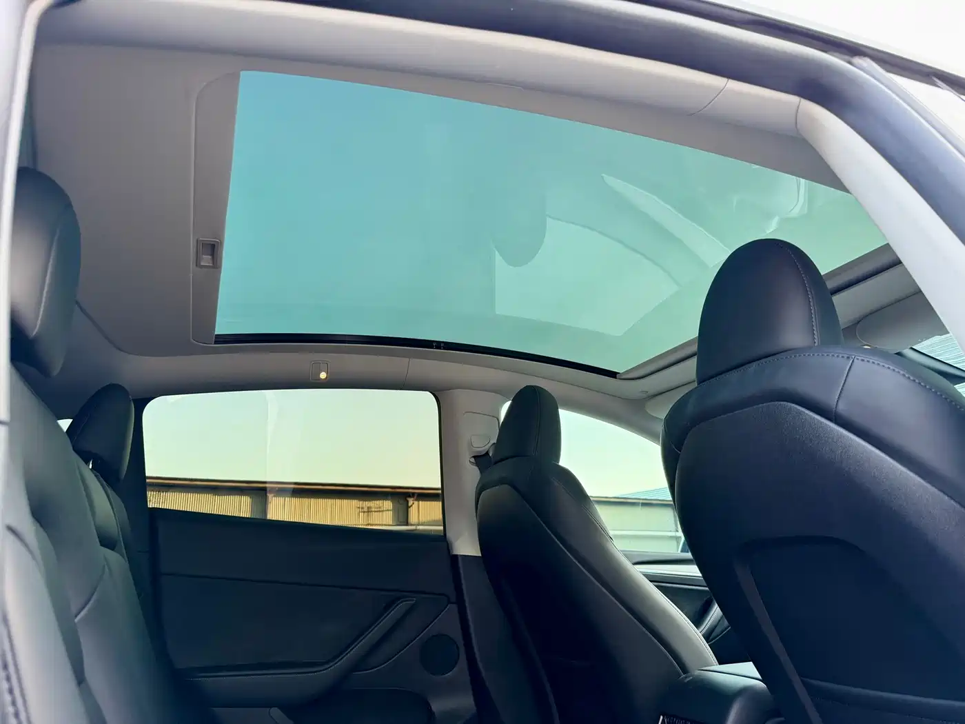  Tesla Model Y 2023 Rear-Wheel Drive Edition 11