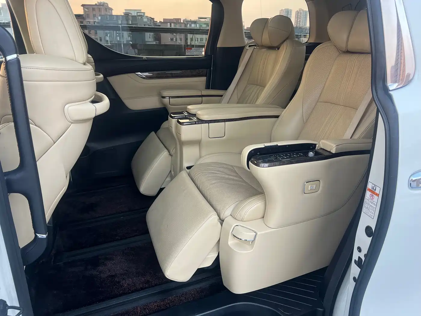 Toyota Alphard 2018 Facelift 3.5L Premium Edition фото 12