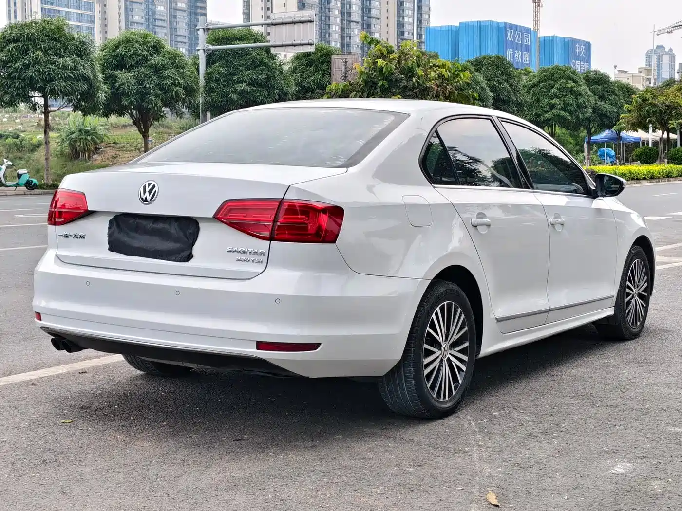 Volkswagen Sagitar 2017 1.6L Automatic Comfort фото 7