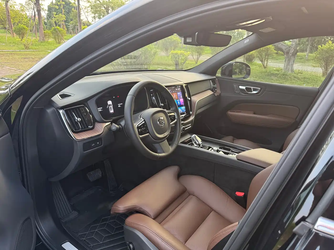 VOLVO XC60 PLUG IN HYBRID