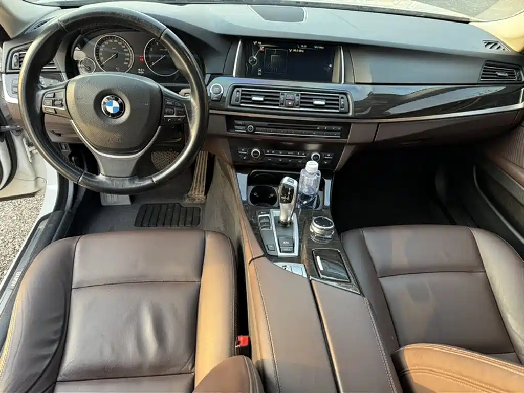 BMW 5 Series 2014 528Li Luxury Design Package фото 18