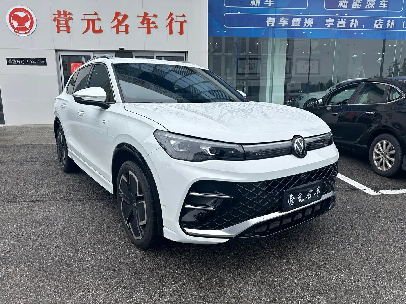 Volkswagen Tiguan L 2024 PRO 380TSI 4WD R-Line Premium Edition фото 3