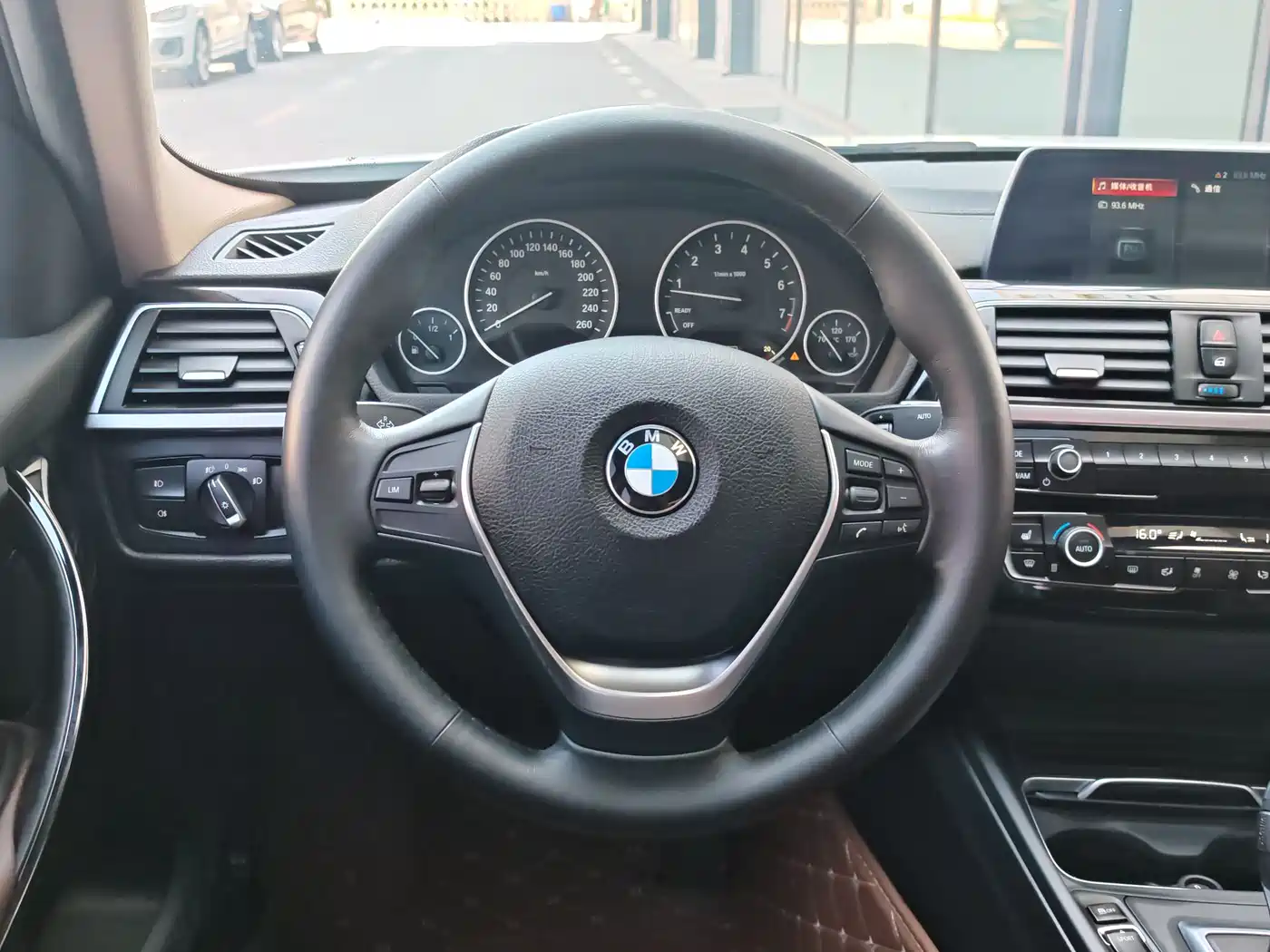 BMW 3 Series 2018 320Li Fashion Style фото 24