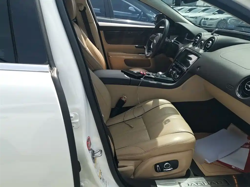 Jaguar XJ 2017 2016 XJL 3.0 SC 4WD Panorama Business Edition