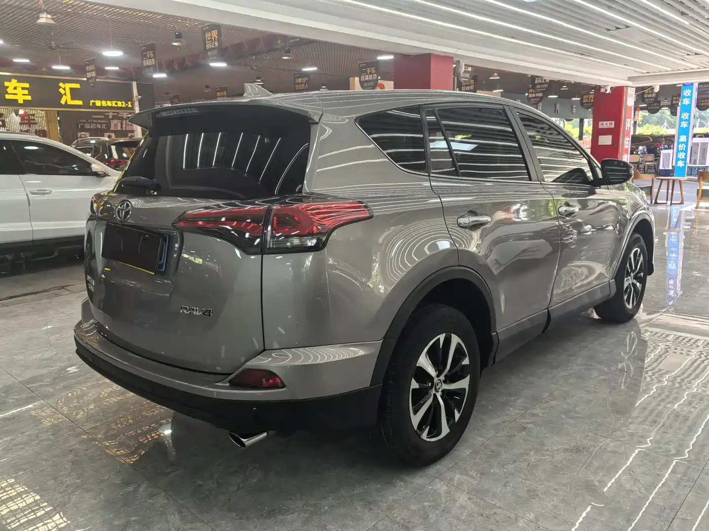 Toyota RAV4 Rongfang 2016 2.0L CVT 2WD Trend (China V) фото 6