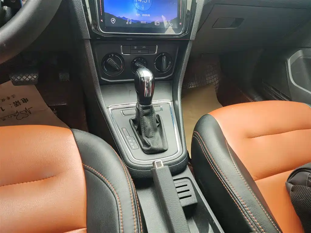 Volkswagen Bora 2018 1.5L Automatic Fashion фото 14