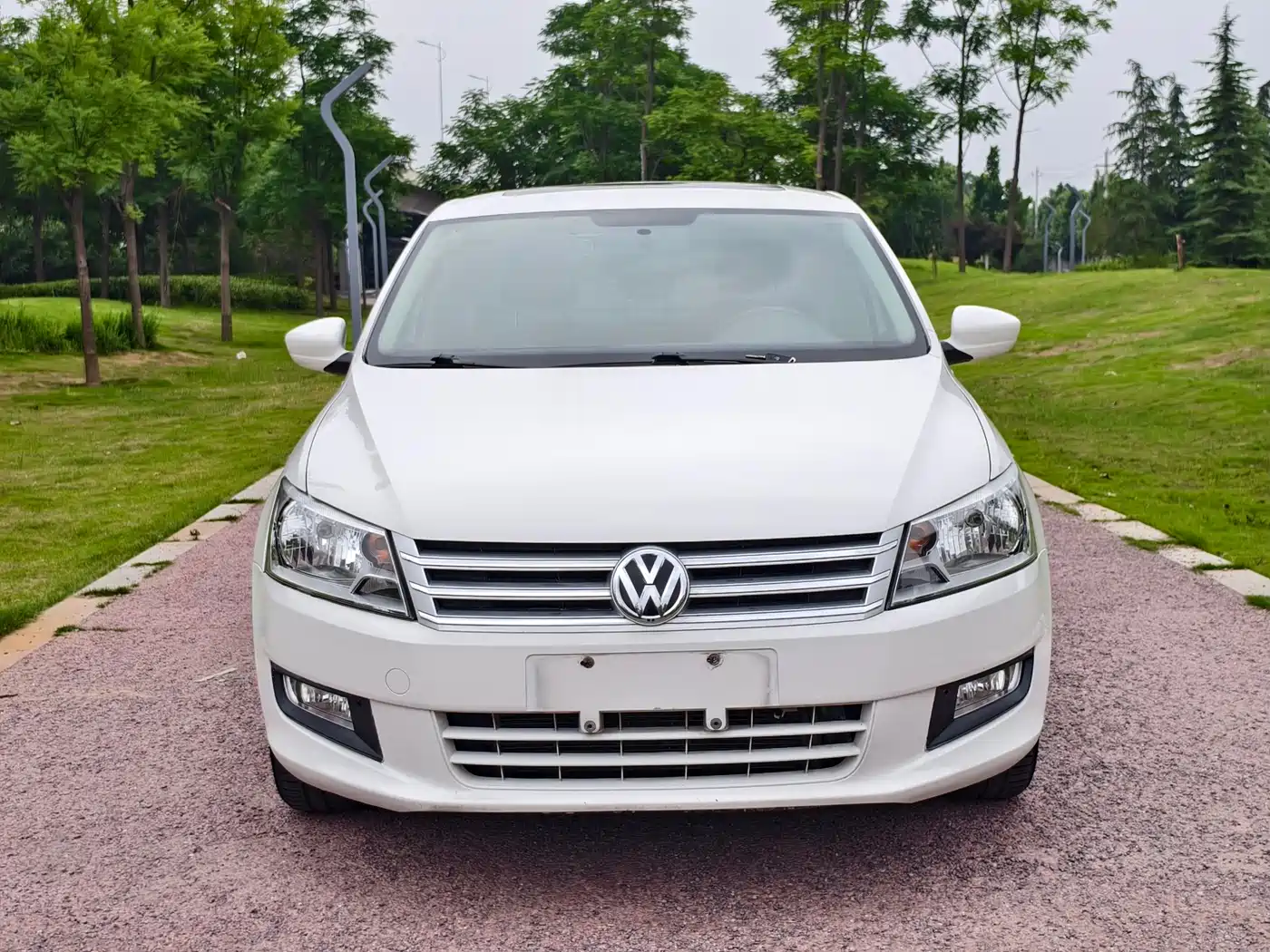 Volkswagen Santana 2015 1.6L Automatic Comfort Edition фото 2