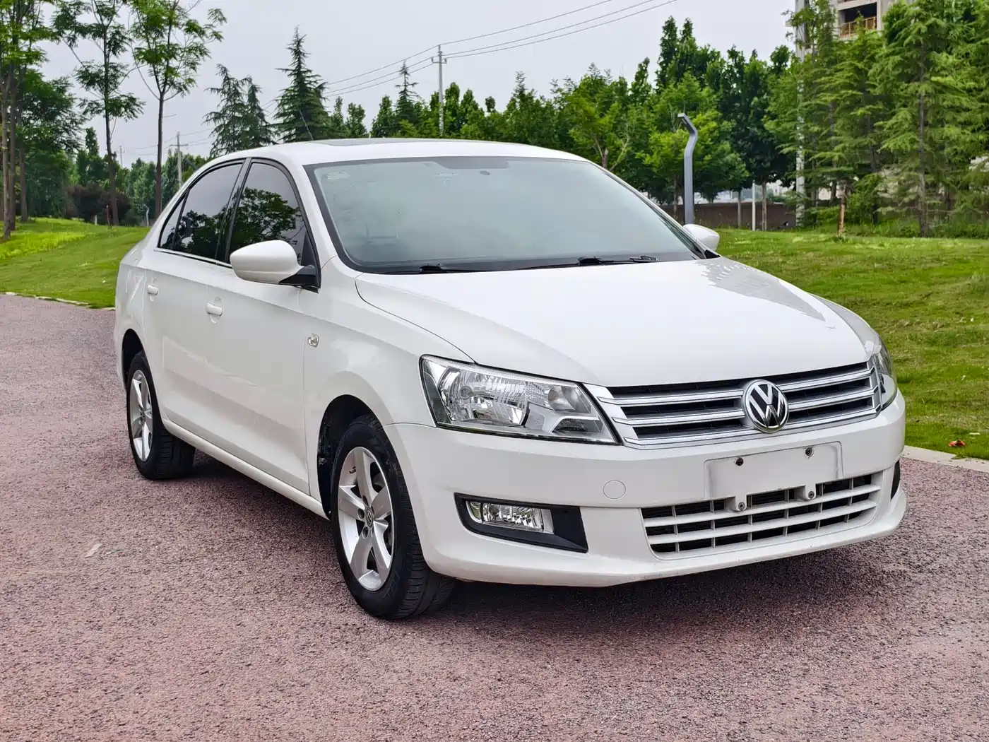 Volkswagen Santana 2015 1.6L Automatic Comfort Edition фото 3