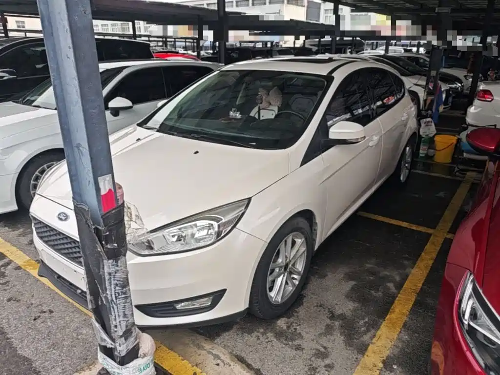 Фото 2 - Ford Focus