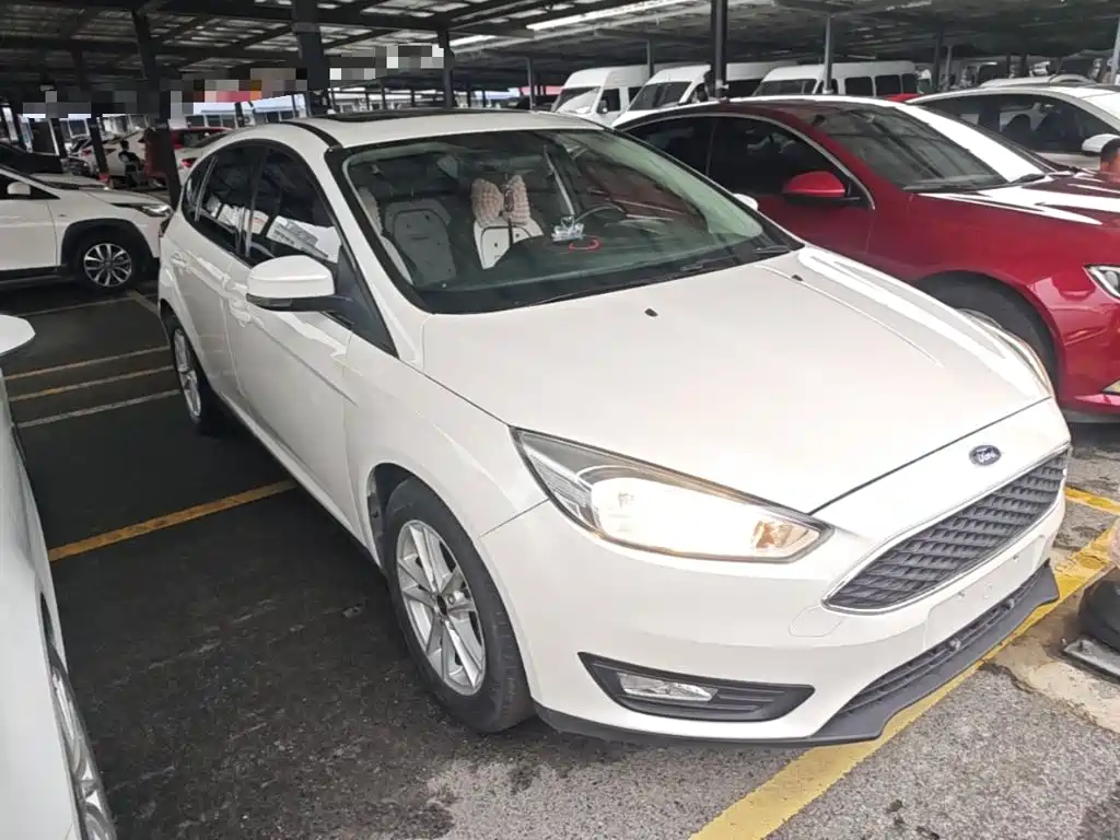 Фото 4 - Ford Focus