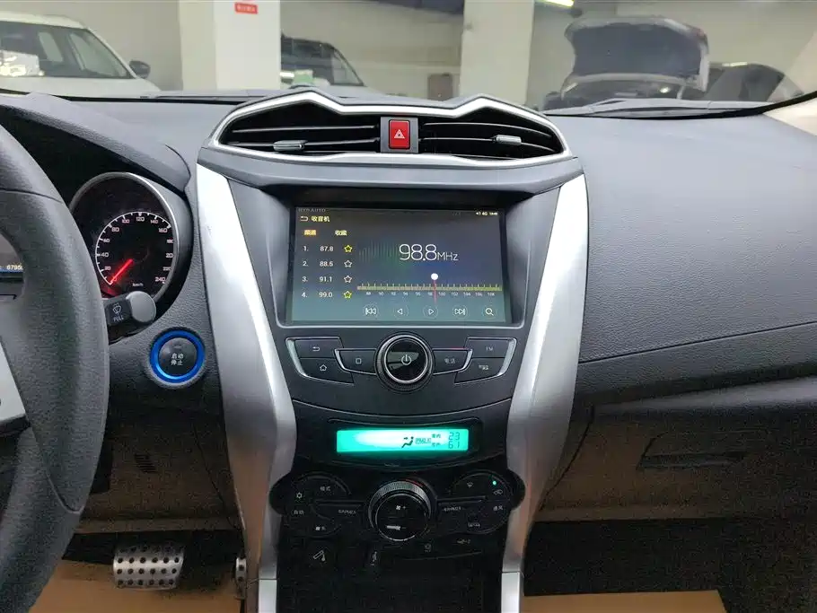 BYD Yuan New Energy 2018 EV360 Smart Connected Cool Edition фото 13