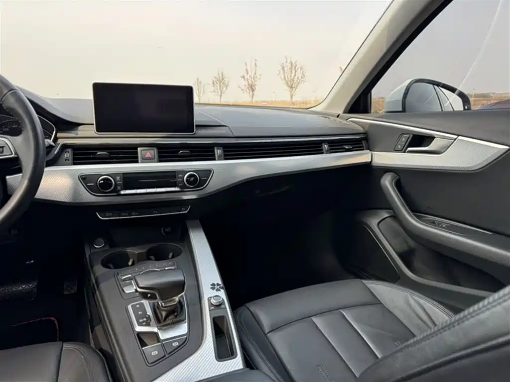 Audi A4L 2017 40 TFSI Fashion Edition фото 11