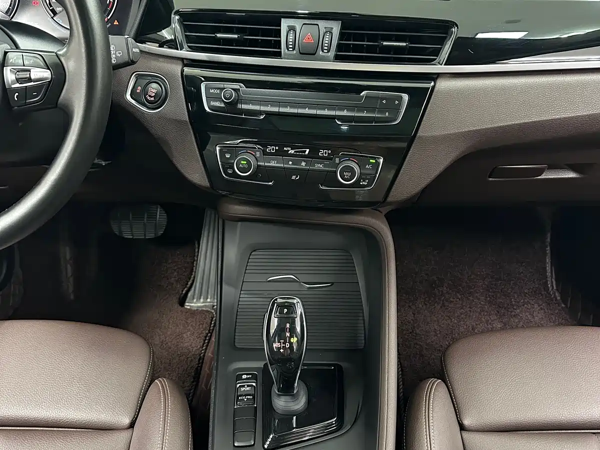 BMW X1 2021 sDrive25Li Leading фото 14